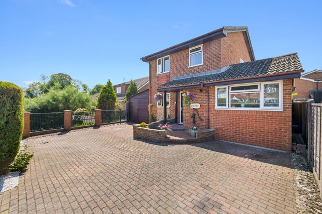 Reigate Road, Horley RH6 4 bed house for sale