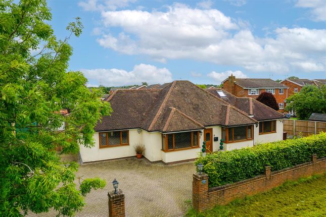 Weatherhill Road, Smallfield, Horley 3 bed detached bungalow for sale