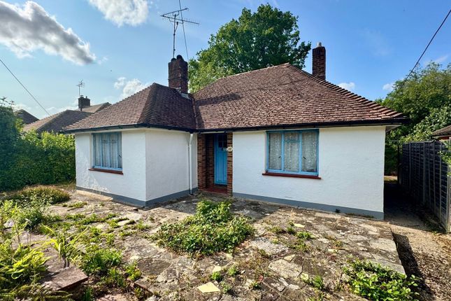 Daux Avenue, Billingshurst, RH14 3 bed detached bungalow for sale