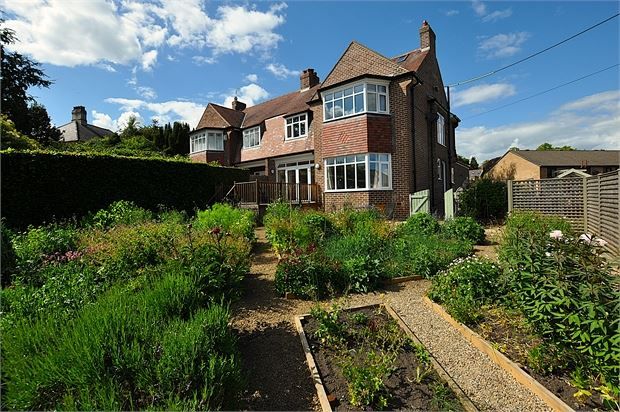 5 bedroom semi-detached house for sale