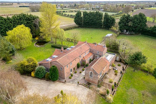 Hagg Lane, Dunnington, York, YO19 5 bed detached house for sale