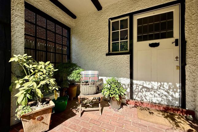 Woodcote Side, Epsom KT18 3 bed detached house for sale