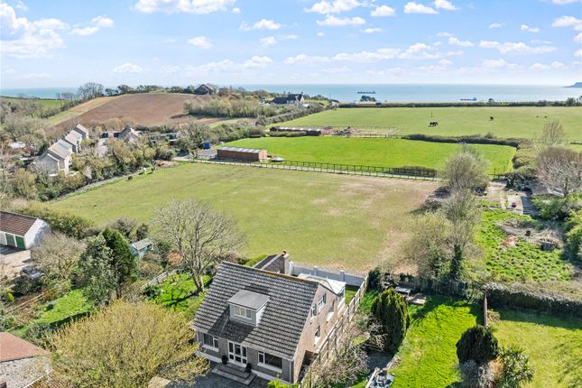 5 bed detached house