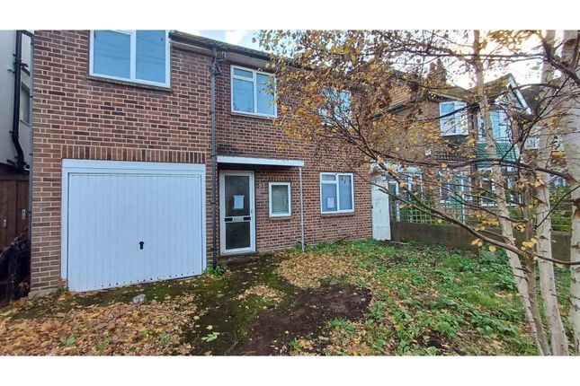 4 bed detached house