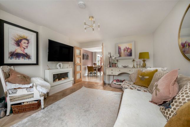 Waldale Drive, Leicester LE2 3 bed detached house for sale