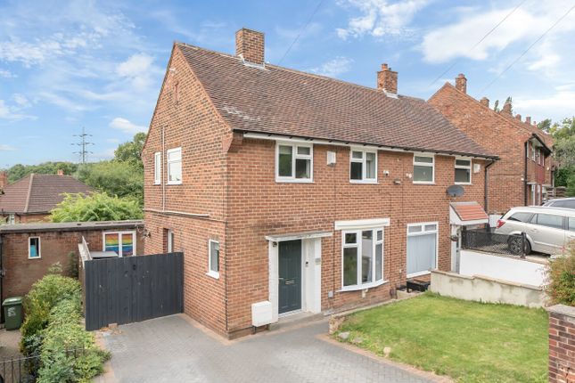 Spen Approach, West Park, Leeds, LS16 2 bed semi