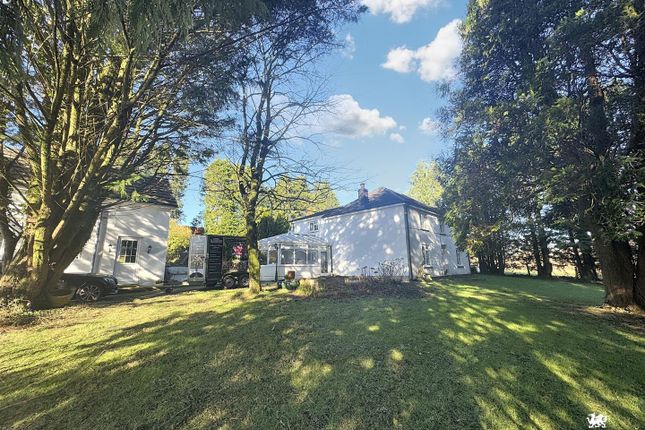 Cwmffrwd, Carmarthen 6 bed property with land for sale