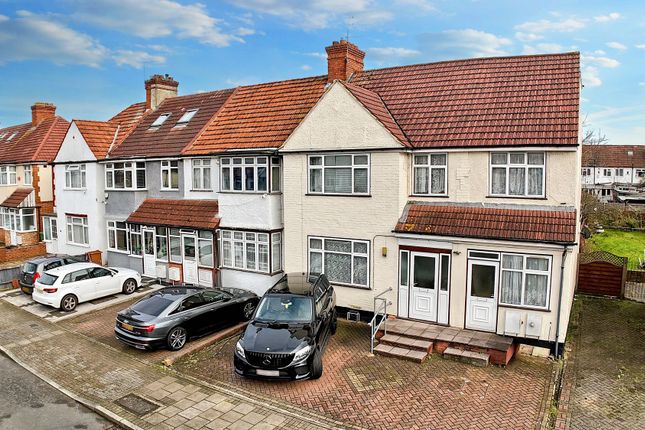 St. Pauls Avenue, Harrow, HA3 5 bed end of terrace house for sale