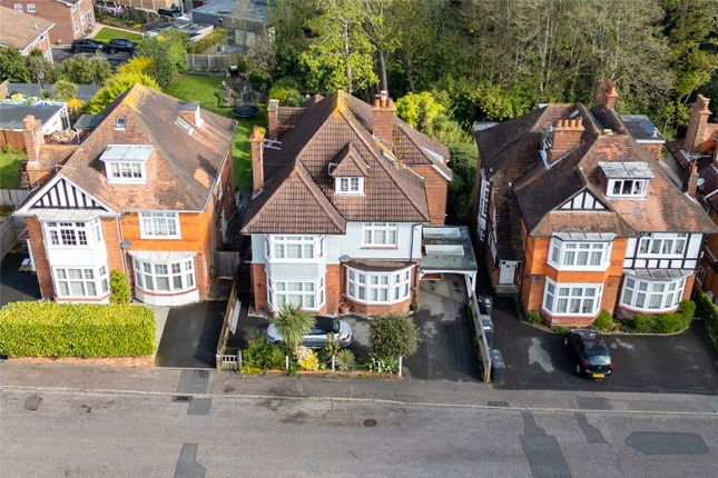 6 bedroom detached house for sale