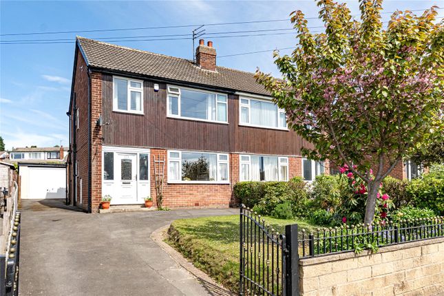 Queensway, Yeadon, Leeds, West Yorkshire 3 bed semi