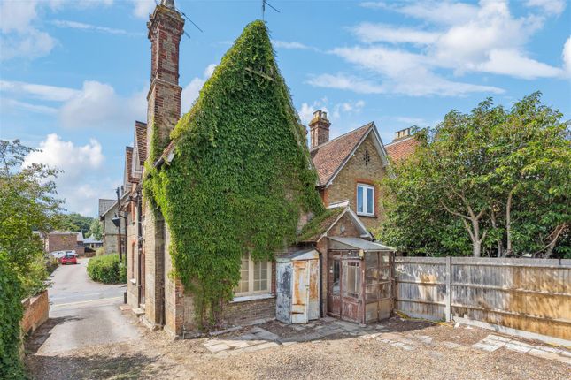 High Street, Hertford SG14 2 bed house for sale