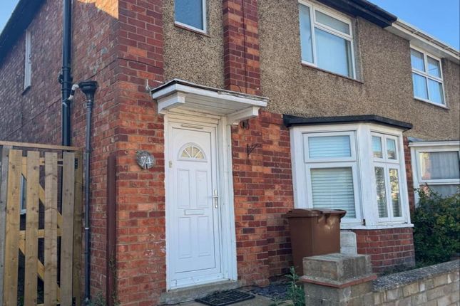 Roberts Street, Wellingborough, NN8 3 bed semi