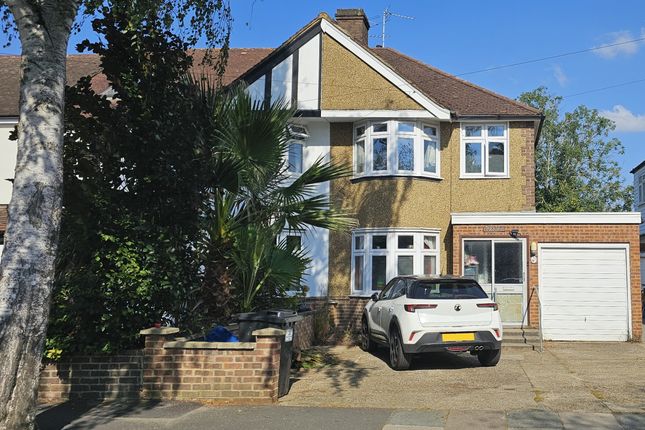 Waverley Avenue, Twickenham, TW2 3 bed semi