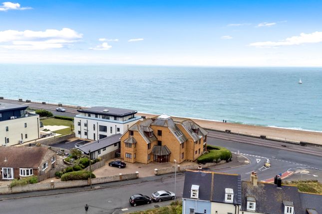 Claremont Road, Seaford BN25 3 bed penthouse for sale