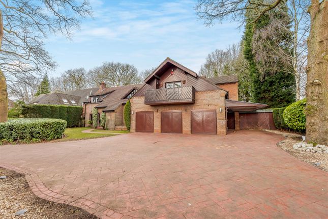 5 bed detached house