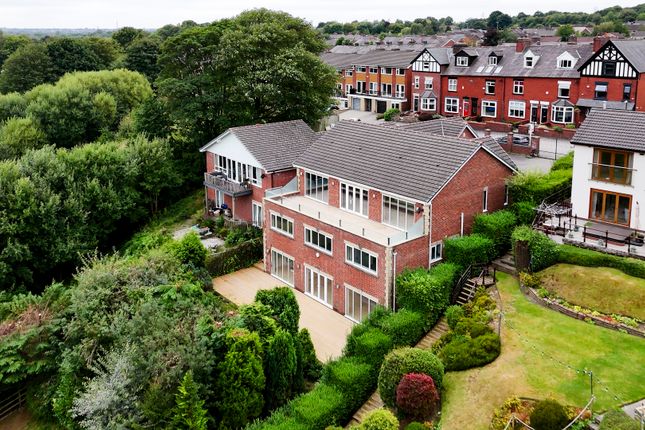 4 bed detached house