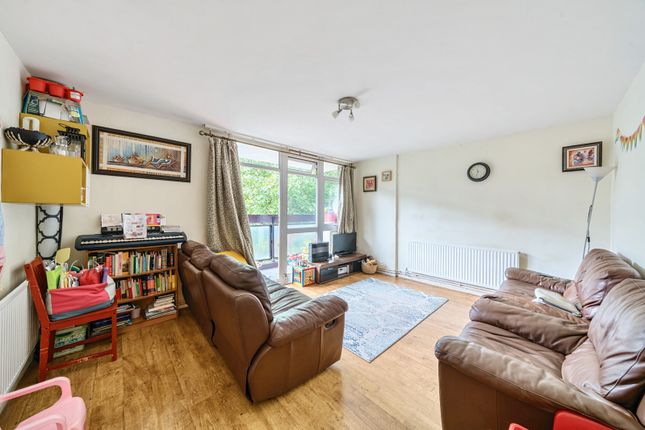Dickens Estate, London 2 bed apartment for sale