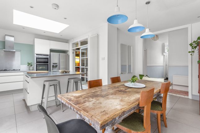 5 bedroom semi-detached house for sale