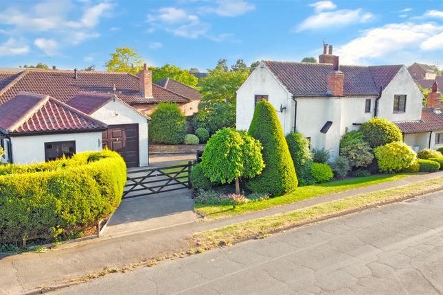 Woodhill Road, Collingham, Newark 3 bed detached house for sale