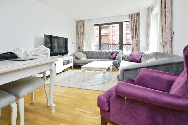 Leven Road, Poplar 2 bed flat for sale