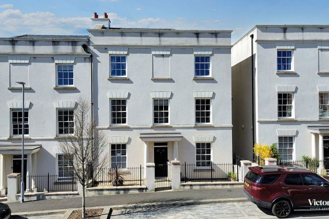 5 bed semi-detached house