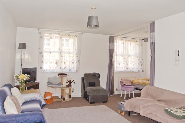 2 bed flat