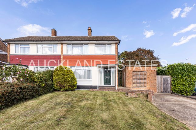 Hatherleigh Gardens, Potters Bar EN6 3 bed semi