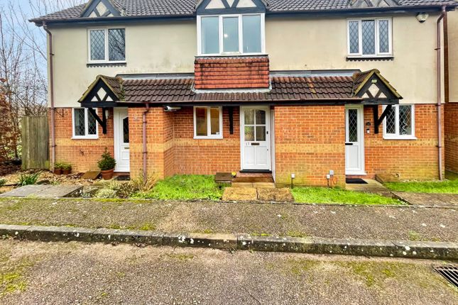 Farmbrook, Luton, Bedfordshire, LU2 7SQ 2 bed terraced house for sale