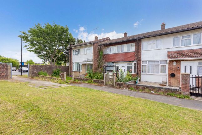 Tamar Way, Langley SL3 3 bed terraced house for sale