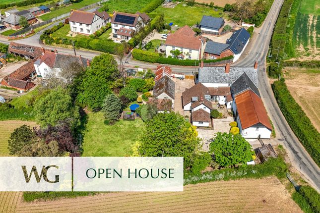 Woodbury, Devon, EX5 6 bed detached house for sale
