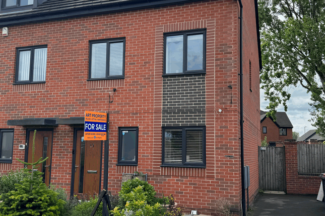 3 bedroom semi-detached house for sale