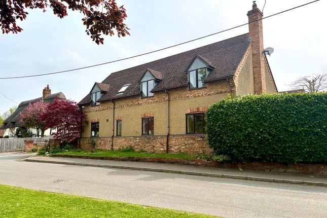 Sportsman Close, Buckingham MK18 4 bed detached house for sale
