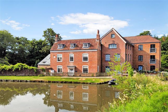 Wonham Lane, Betchworth, Surrey, RH3 4 bed link detached house for sale