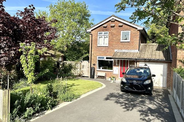 The Mount, Ringwood, Hampshire, BH24 3 bed link detached house for sale