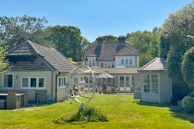 Milford Road, Lymington SO41 3 bed detached house for sale