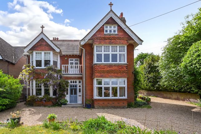 6 bedroom detached house for sale