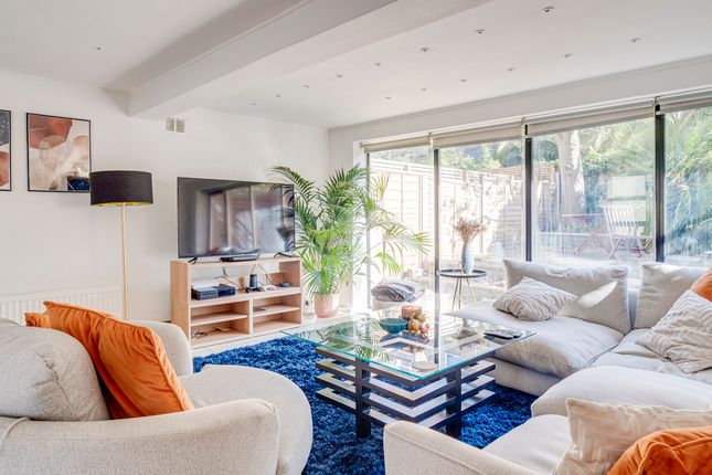 Finsbury Park Road, Finsbury Park N4 2 bed semi