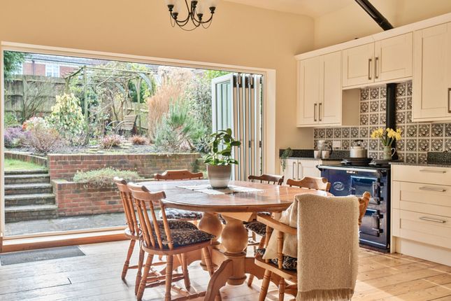 Ferndale, Tunbridge Wells, TN2 5 bed link detached house for sale