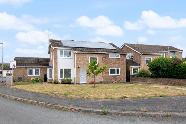 Oldenburg Road, Corby, NN18 4 bed detached house for sale