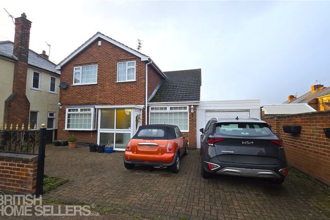 5 bed detached house