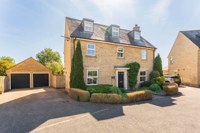 Field Acre Way, Norwich NR15 5 bed detached house for sale