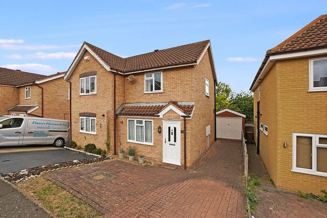 Colchester Close, Chatham, ME5 2 bed semi