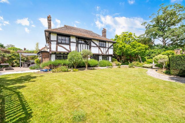 Woodcote Close, Epsom 4 bed detached house for sale