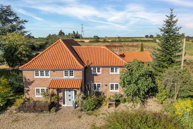 6 bedroom detached house for sale