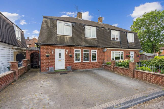 Mundesley Close, South Oxhey 3 bed semi