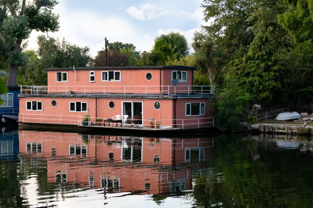 Taggs Island, Hampton 4 bed property for sale