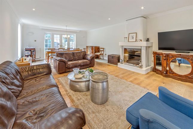 Belmor, Elstree 4 bed detached house for sale