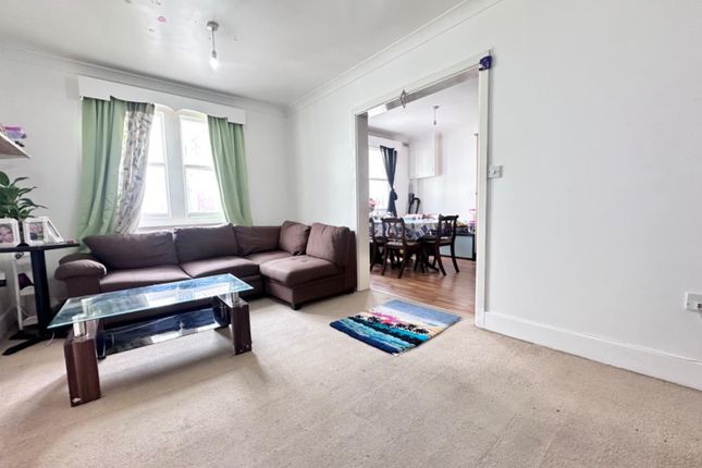 2 bed flat