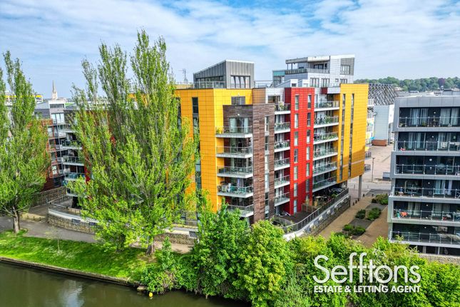 Allison Bank, Geoffrey Watling Way... 2 bed flat for sale