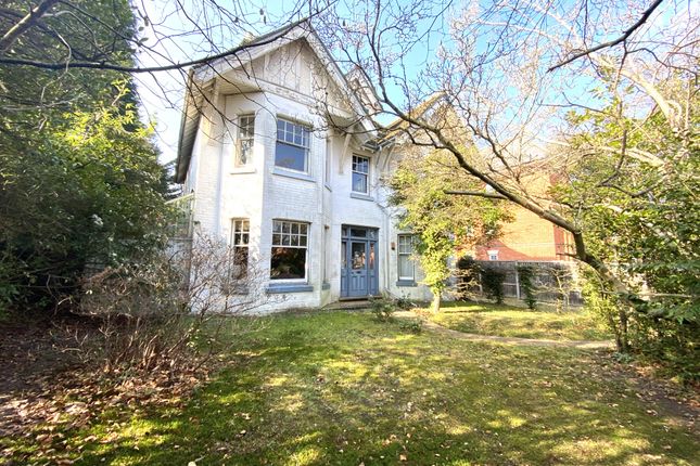 WOKING 6 bed detached house for sale